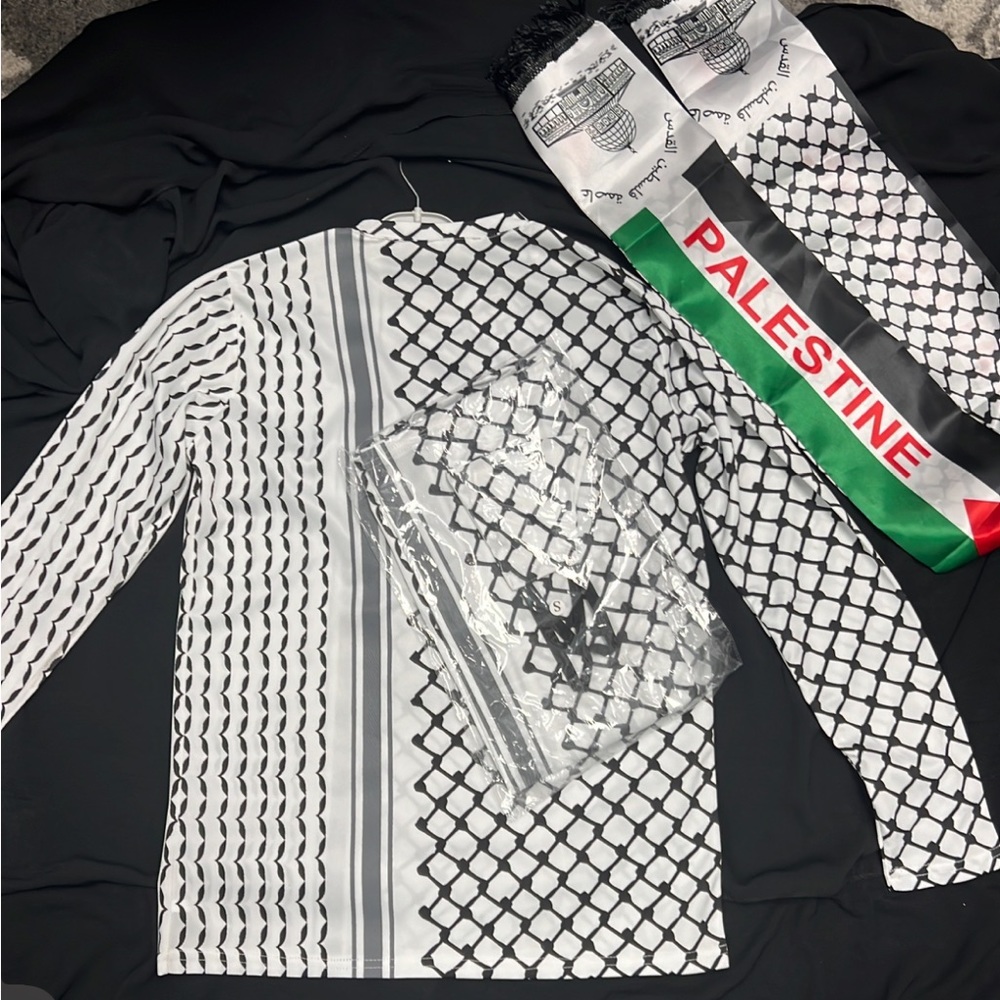 Bundle of Kofia sweater with scarf and mask